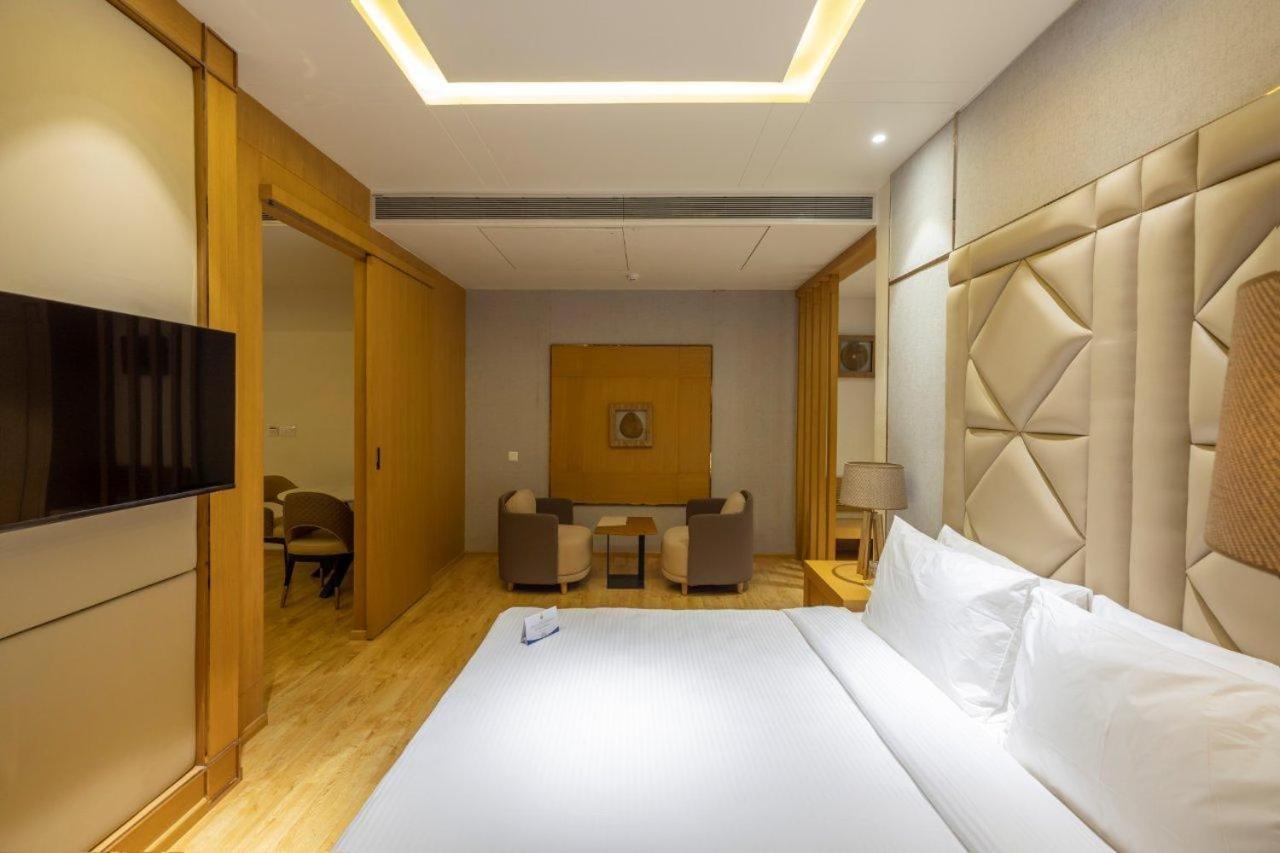 Sarovar Portico Morbi Luaran gambar