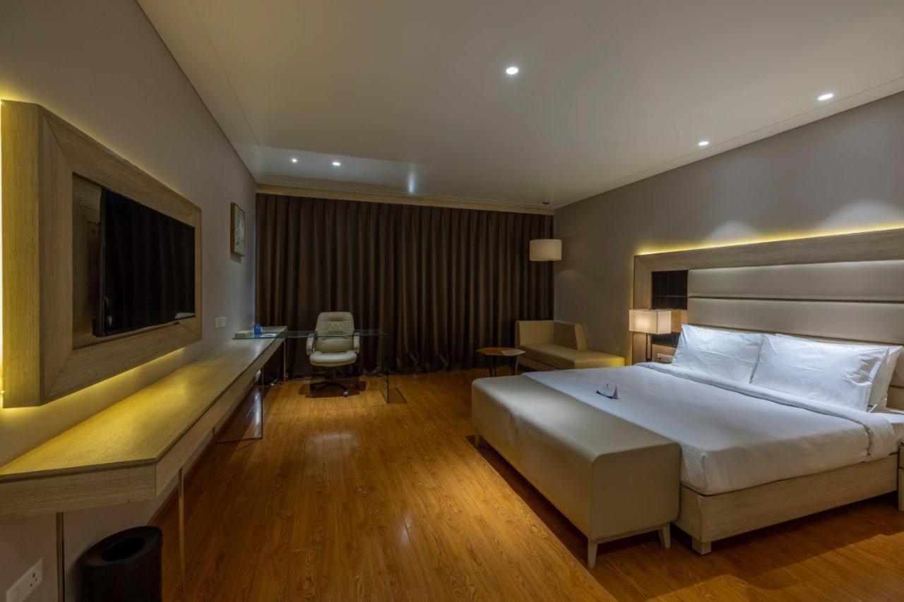 Sarovar Portico Morbi Luaran gambar